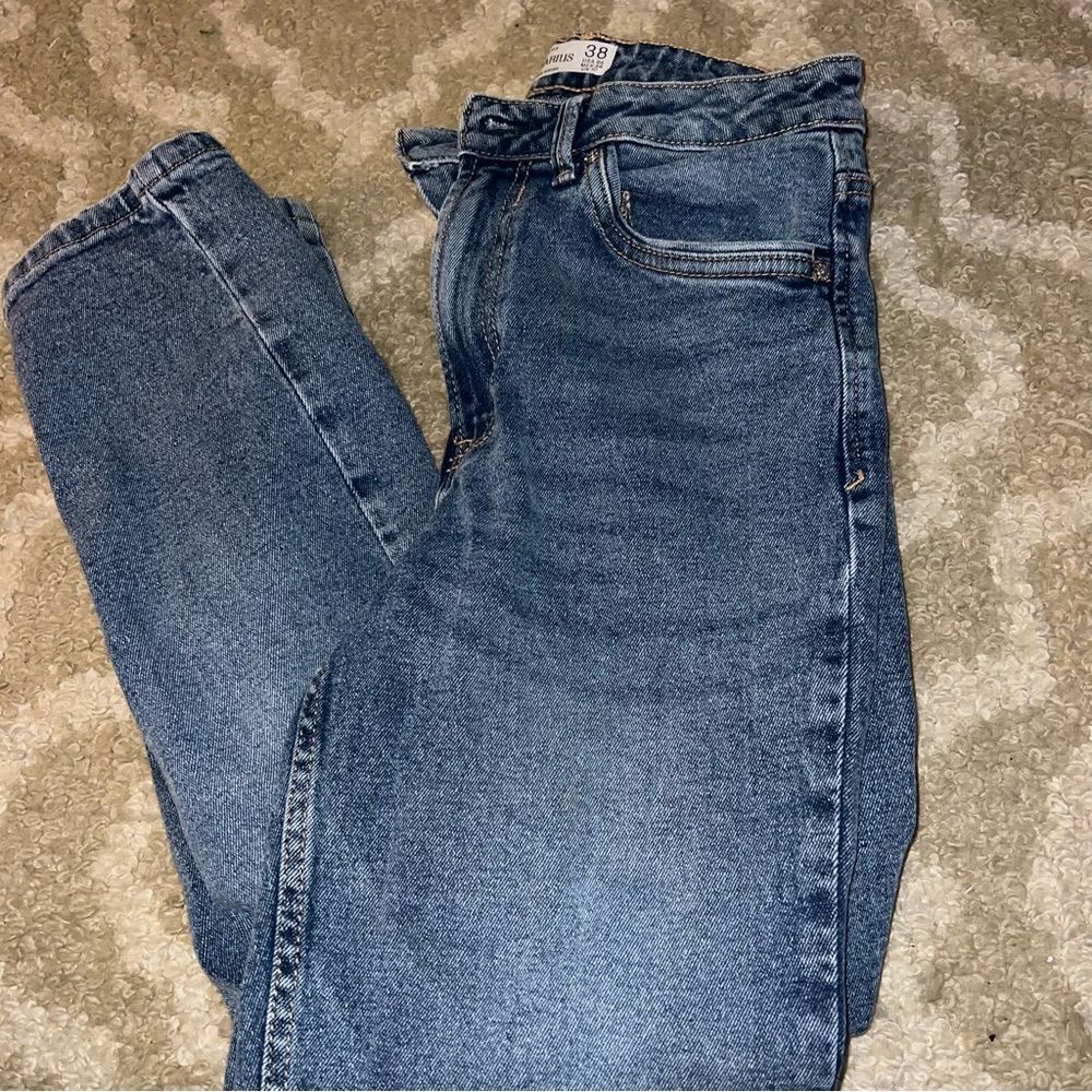 Stradivarius Classic Blue Jeans size 6